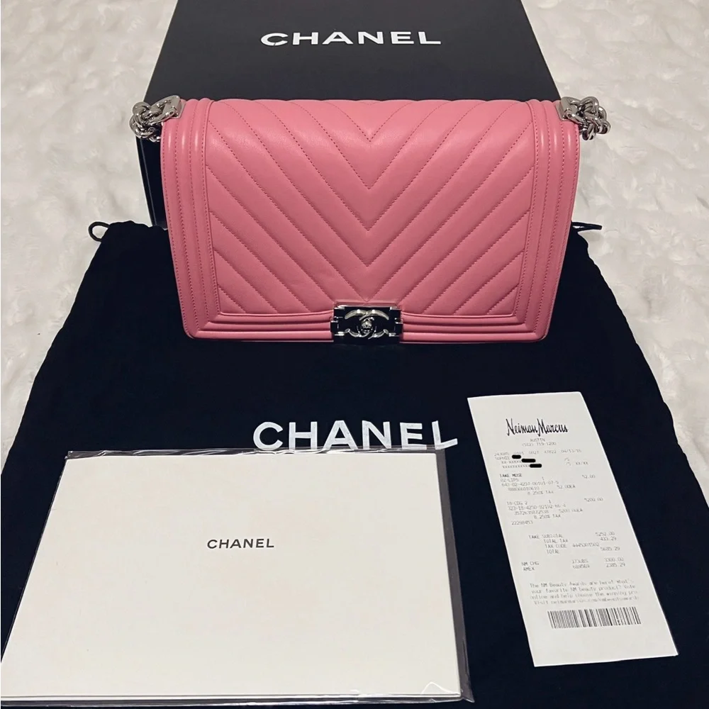 CHANEL PINK CALFSKIN NEW MEDIUM CHEVRON BOY BAG - Picture 4 of 10